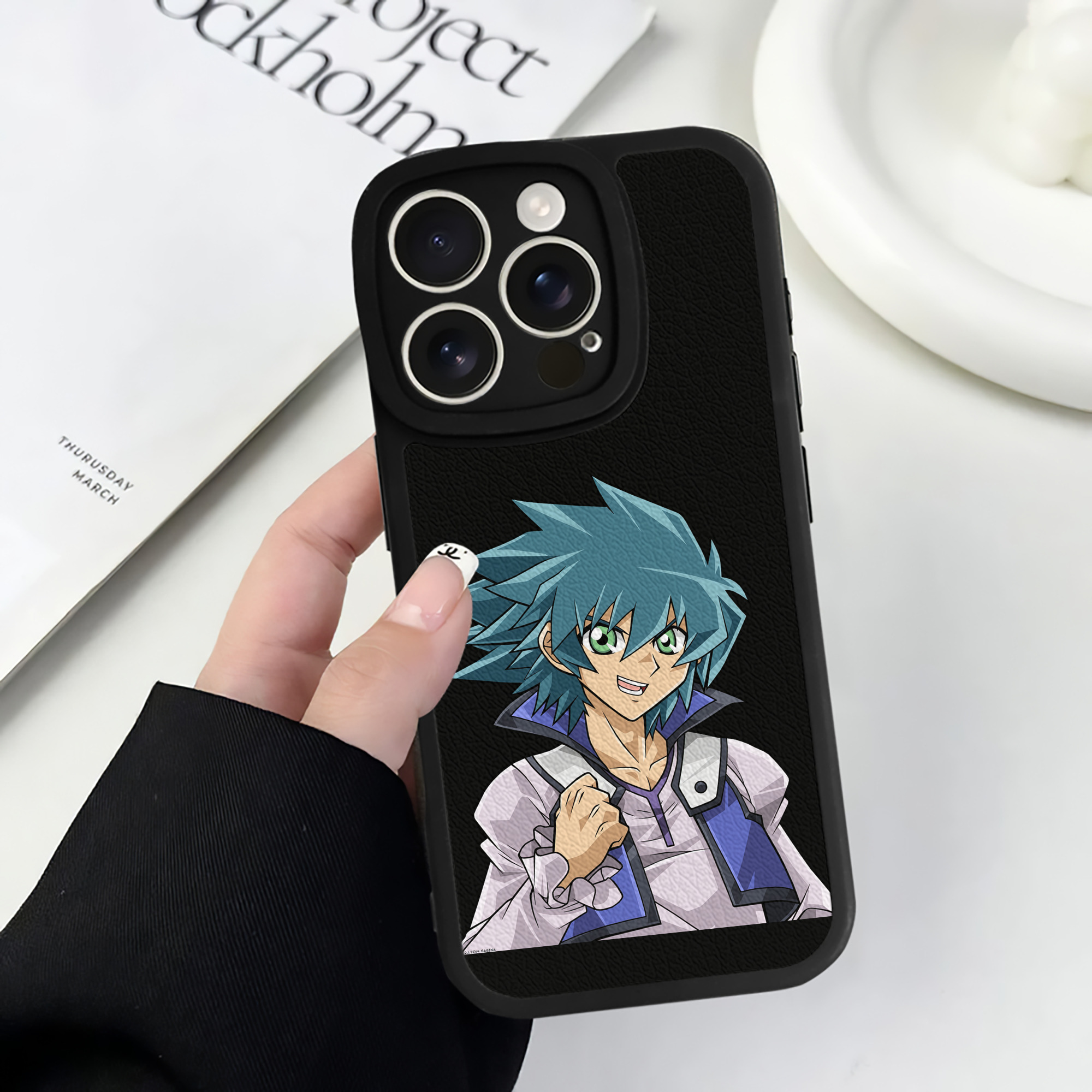 （画像用） 遊☆戯☆王 Yu-Gi-Oh! 【iPhone 16シリーズ対応】シリコンスマホケース（レザー調） 材質：シリコン